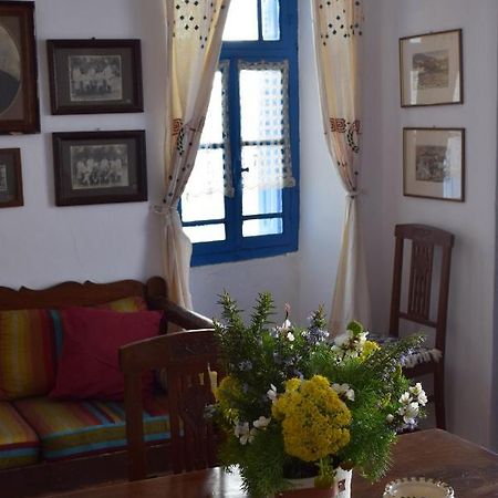 Το Πάνω Σπίτι Της Μαριάνθης Villa Márpissa Exterior foto