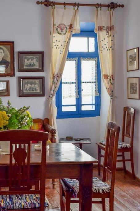 Το Πάνω Σπίτι Της Μαριάνθης Villa Márpissa Exterior foto