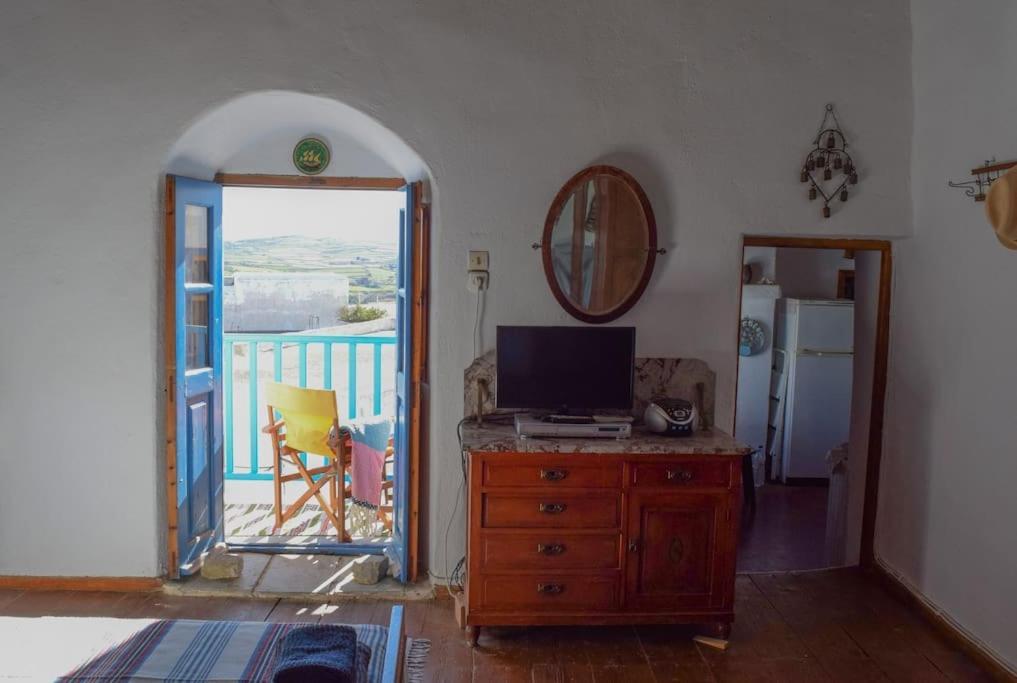 Το Πάνω Σπίτι Της Μαριάνθης Villa Márpissa Exterior foto