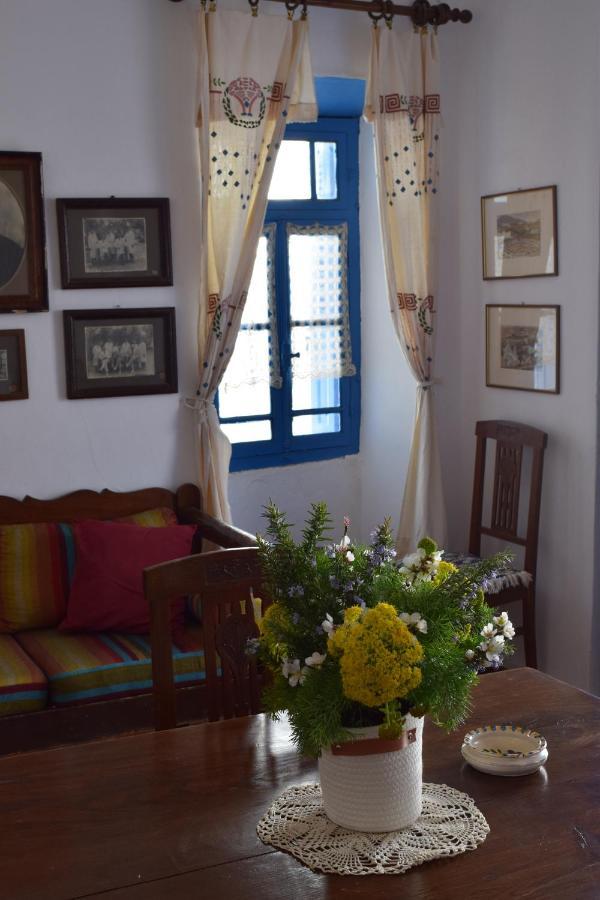 Το Πάνω Σπίτι Της Μαριάνθης Villa Márpissa Exterior foto